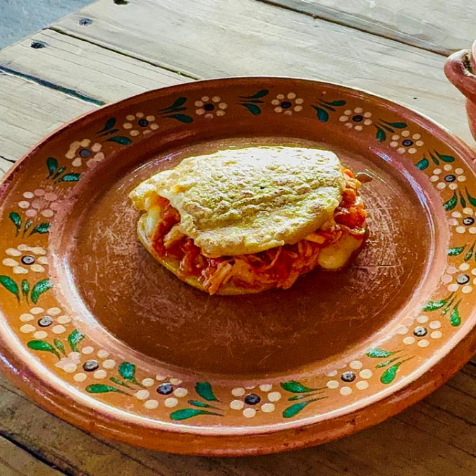 Gordita de Pollo a la Mexicana