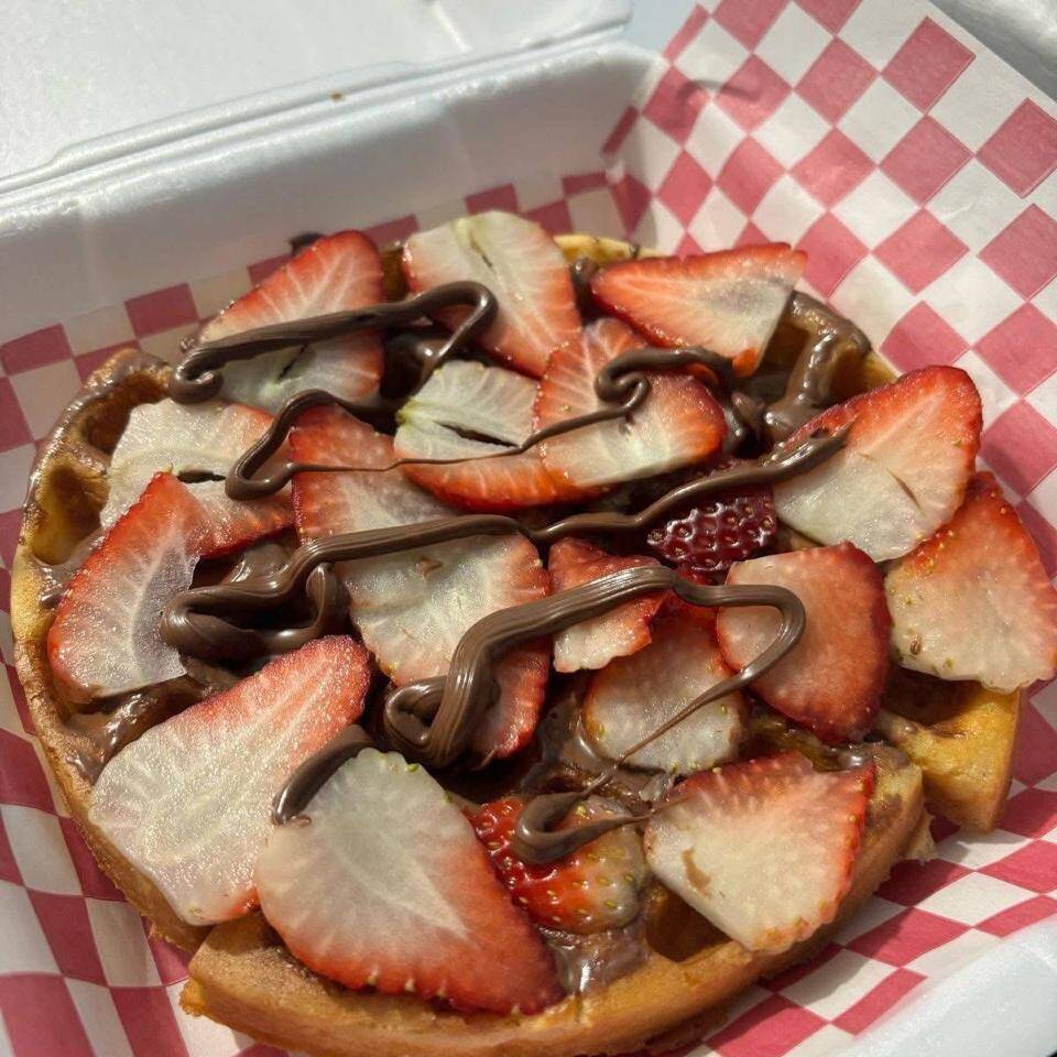 Waffle Jarabe Y Fruta