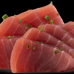 O sashimi de atum é puro prazer: atum vermelho, com sabor delicado e um toque sutil de umami. Acompanhe com shoyu e wasabi para uma experiência sofisticada e irresistível. (unidade)