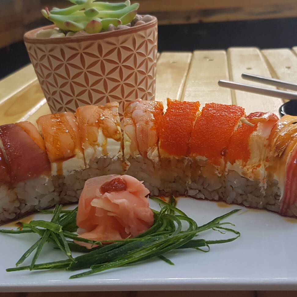 Arcoiris de Mariscos Roll