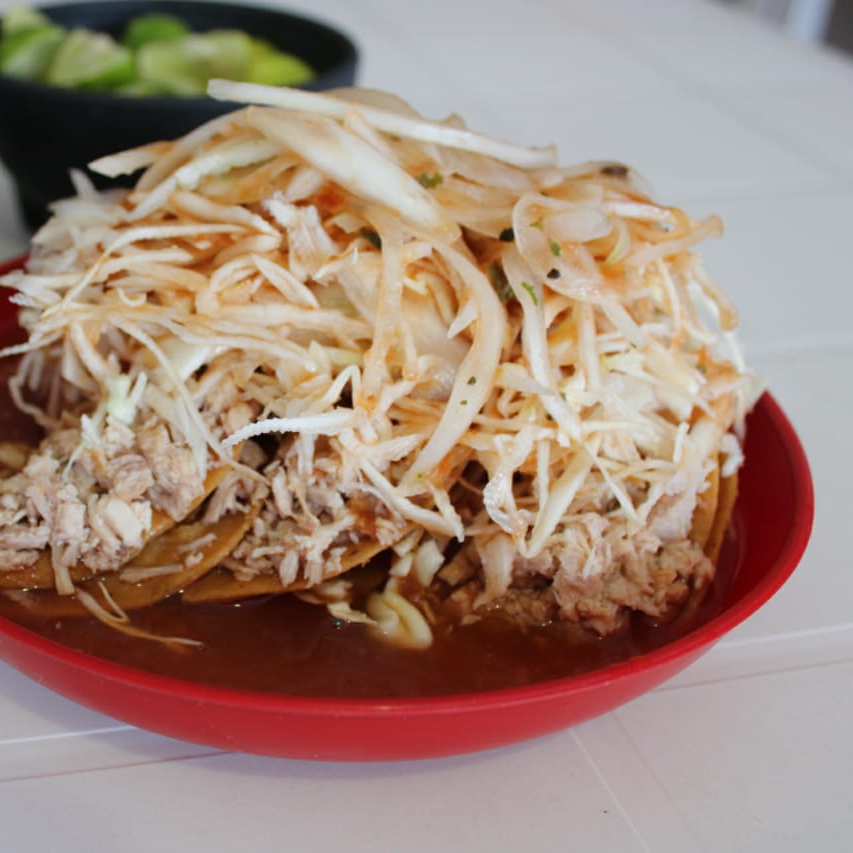 Orden de Chicharrón con Lengua Salsa Tradicional