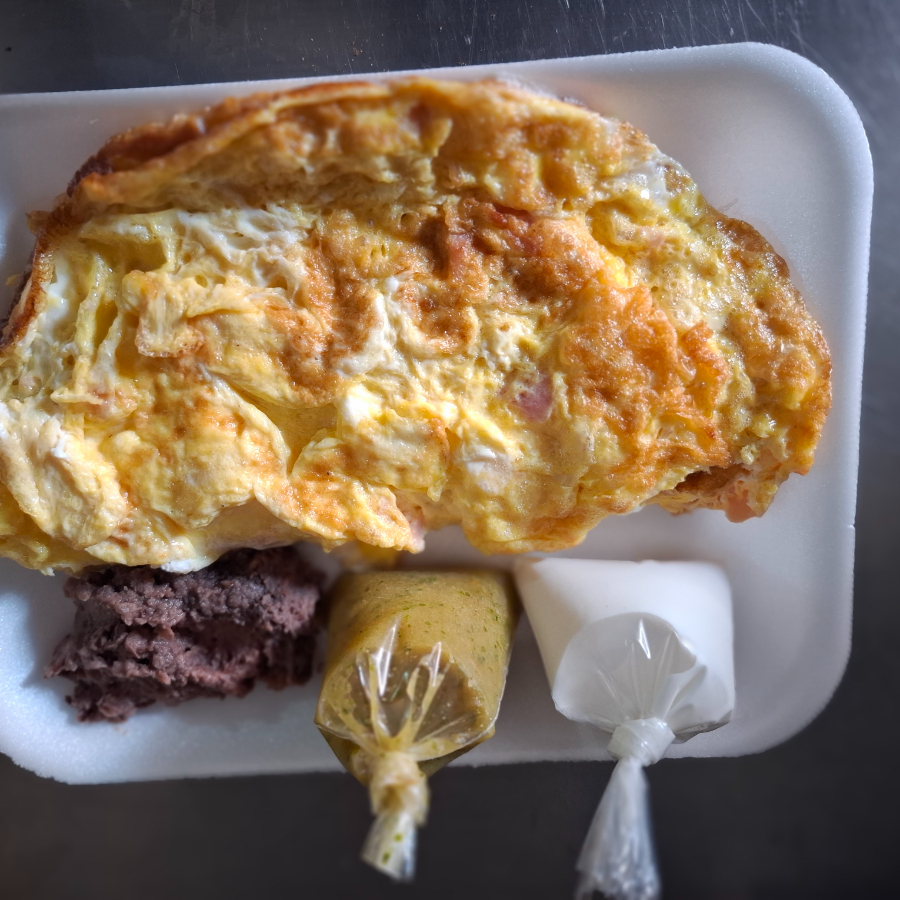 Omelet Con Jamon y Queso