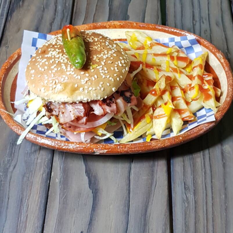 Hamburguesa Especial con Papas
