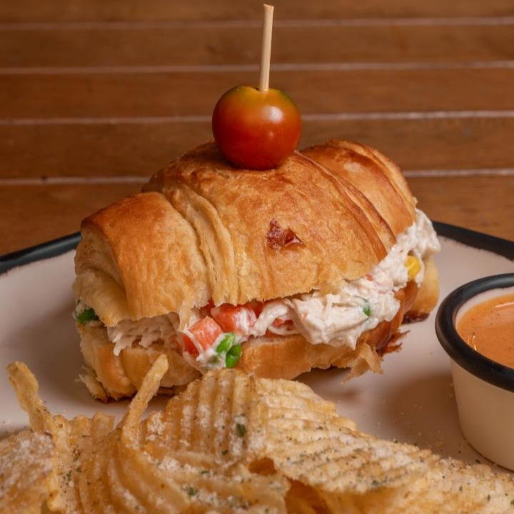 Ensalada de Pollo Croissant