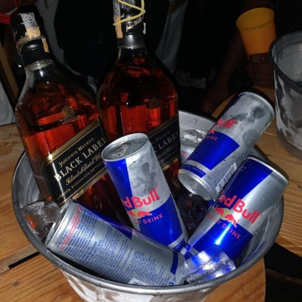 BLACK LABEL 1L,5 RED BUL TRADICIONAL,5 GELOS DUCOCO.