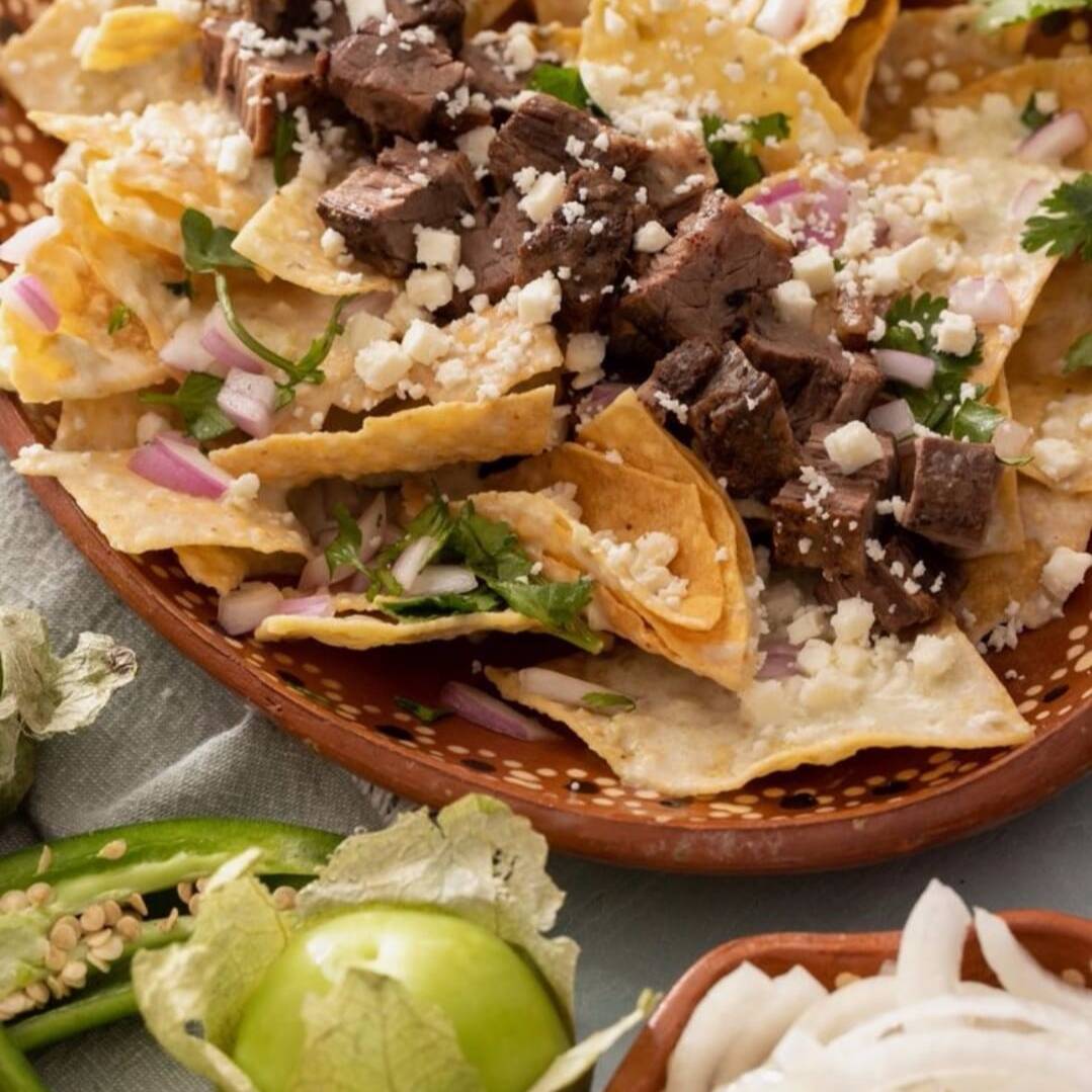 Chilaquiles Verdes con Bistek