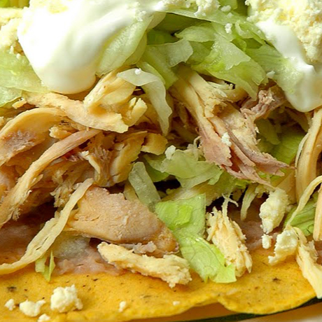TOSTADA DE POLLO