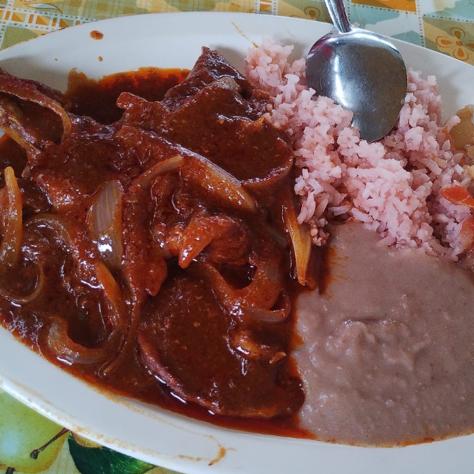 Chuletas de Puerco en Salsa de Chipotle