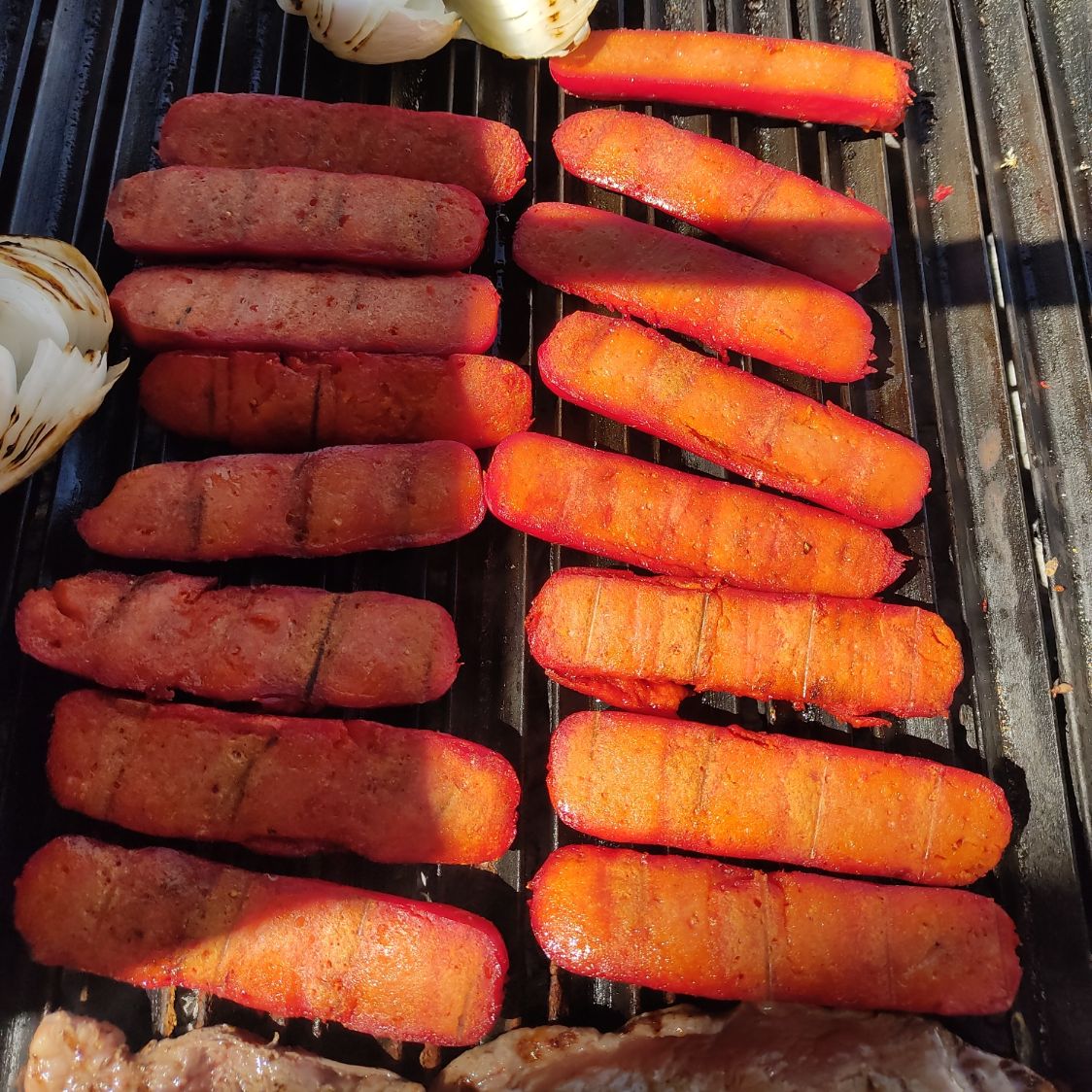 Salchichón rojo asado