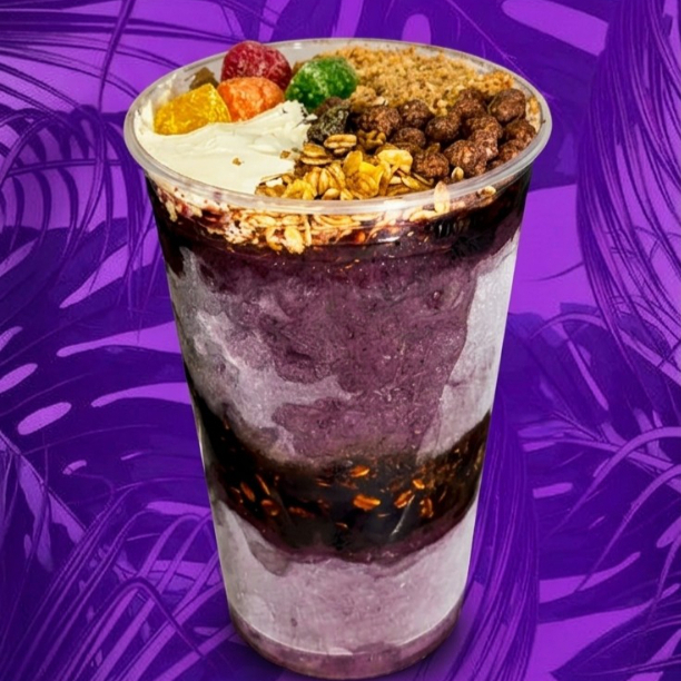 O Açaí mais saboroso e cremoso da região com direito a 5 complementos que vão dentro do copo para montar do seu jeito ! *Não enviamos complementos separadamente.