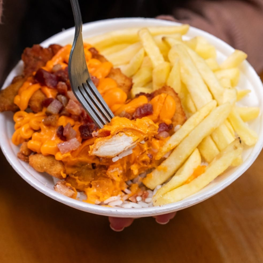Marmita com delicioso filé de frango acompanhado de arroz branco e FEIJÃO (Marmita Indicada Para 01 Pessoa)