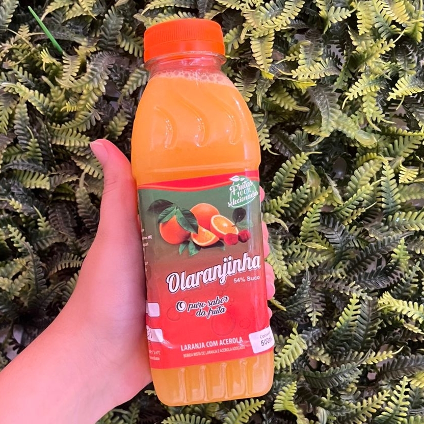 Suco de laranja natural Laranja, água e açúcar O Puro Sabor da Fruta