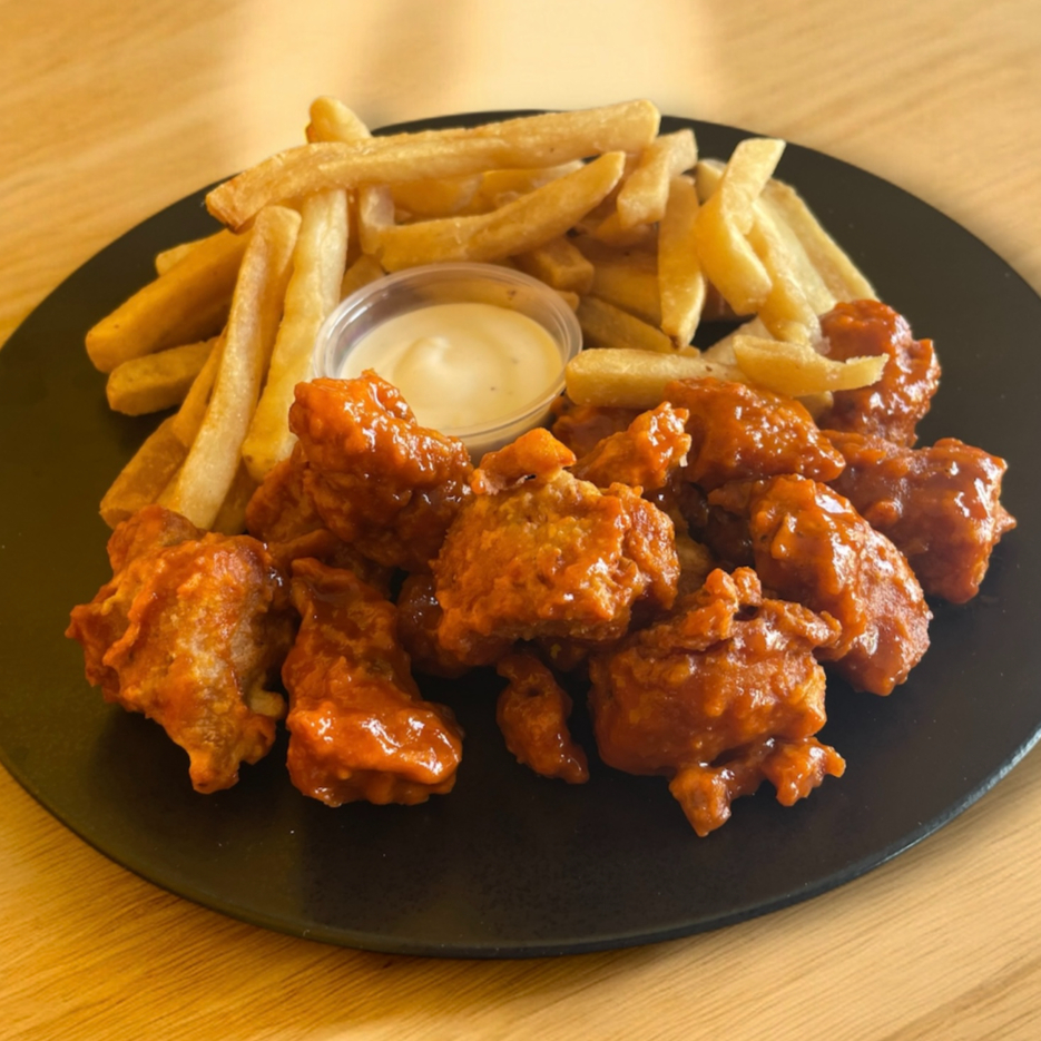 Alitas BBQ con Papas Fritas 300gr