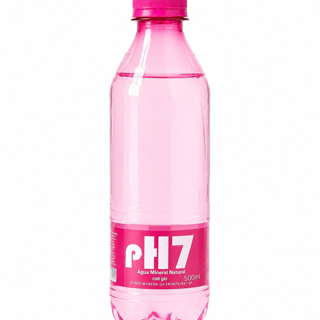 Água mineral natural com gás em garrafa de 500ml. Refrescante, prática e perfeita para acompanhar refeições ou consumir bem gelada.