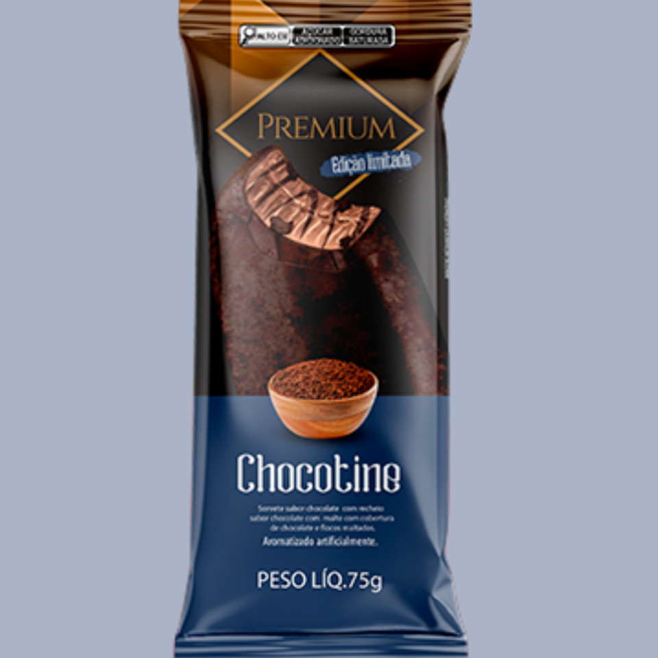 Picolé sabor chocolate maltado com casquinha de chocolate e flocos