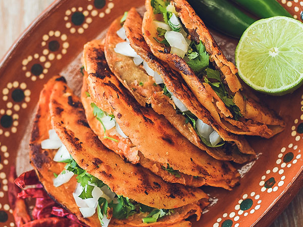 5 tacos blandos + consomé