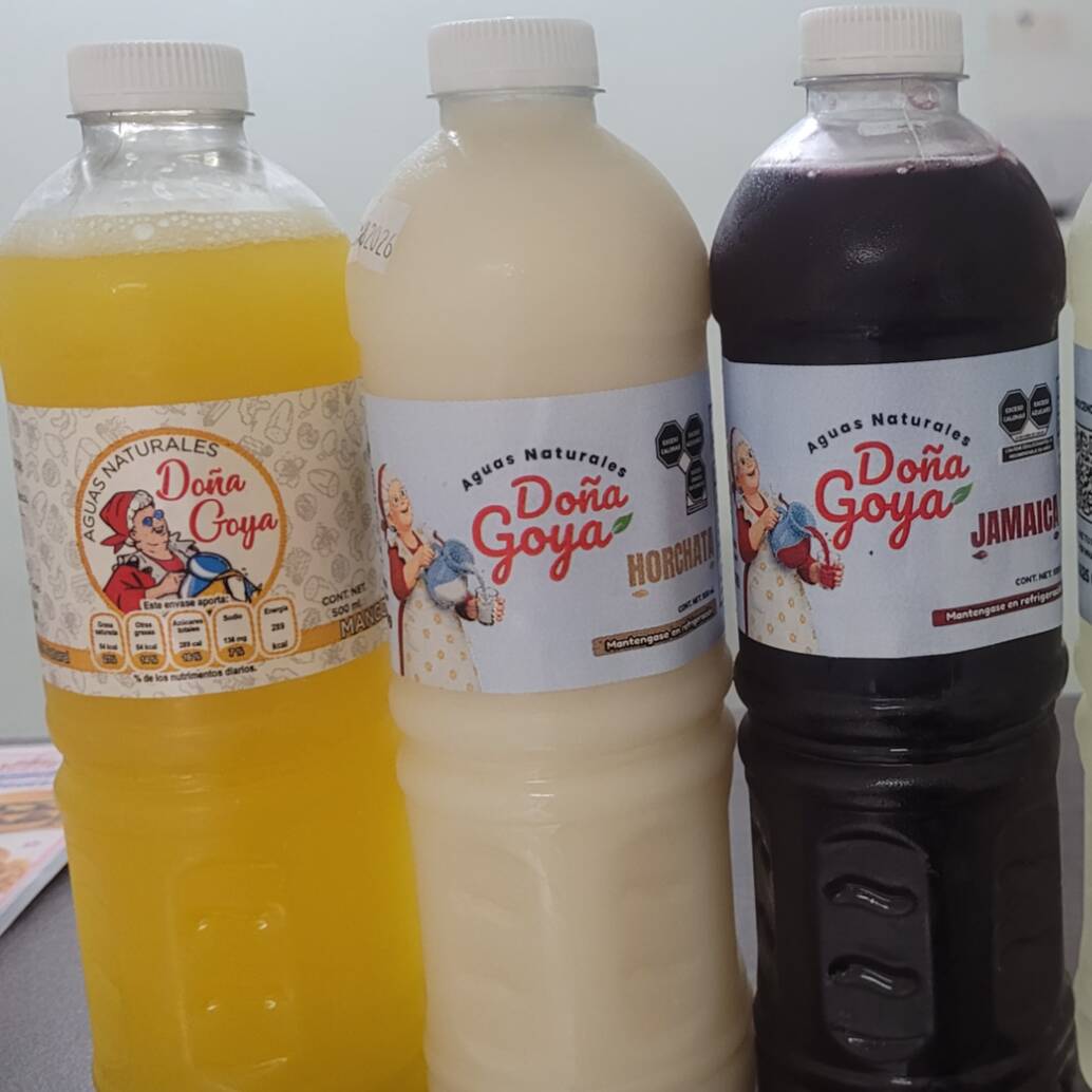Agua natural de sabores