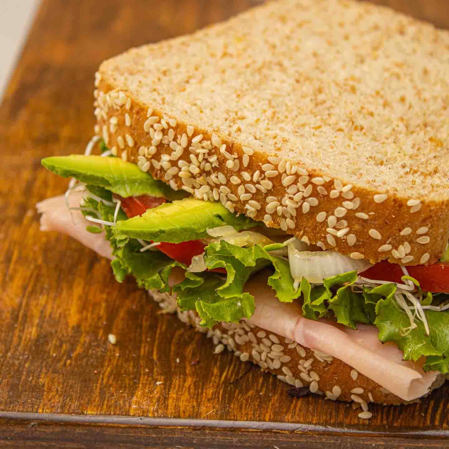 Ensalada + Sándwich Clásico