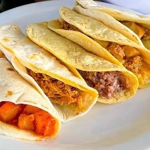 Tacos de Harina o Maíz .