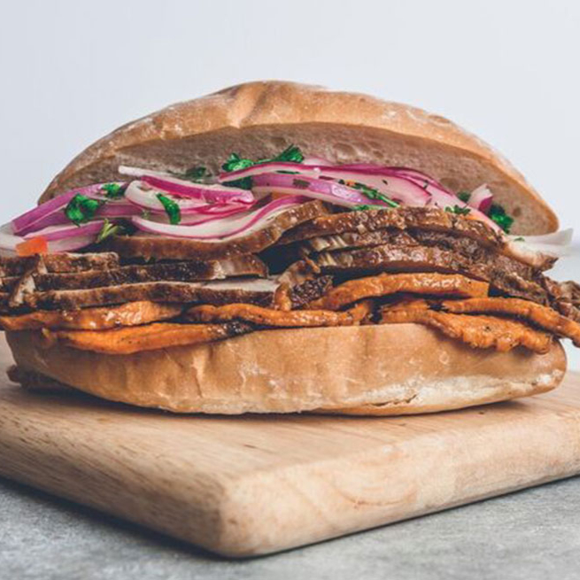 Pan con Chicharrón