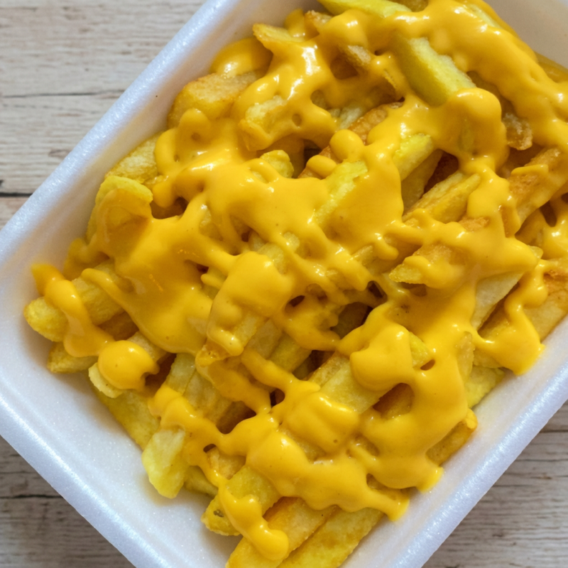 Aprox 150gr de batata frita com bastante cheddar!! <3