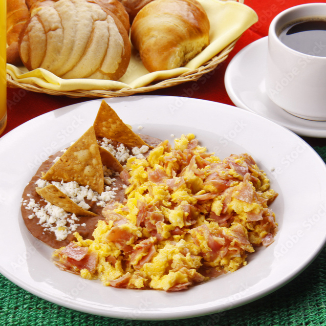 Huevos Revueltos con Jamon o Chorizo