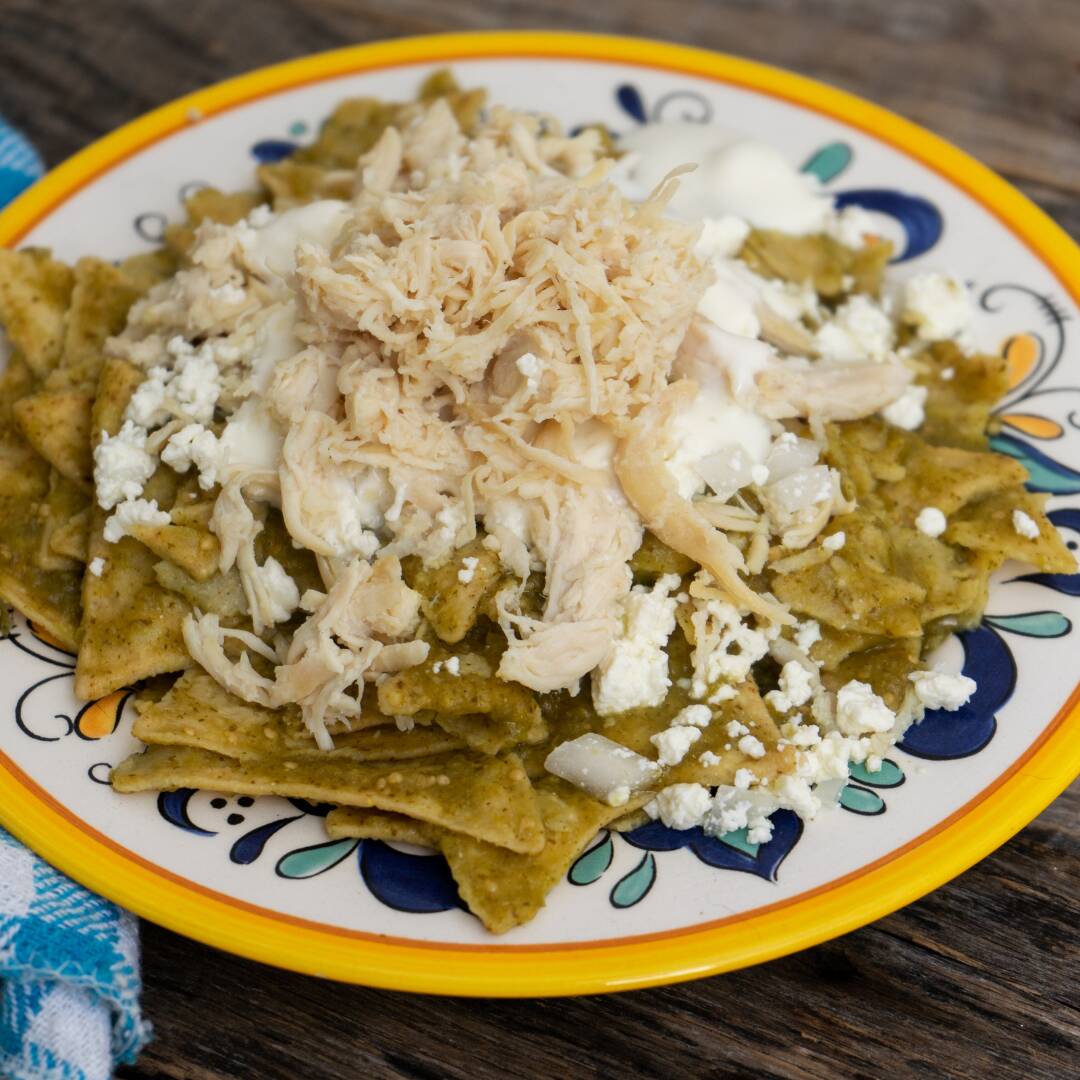 Chilaquiles con Huevo y Pollo