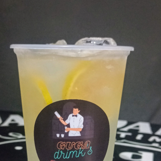 Nosso copão vai com, gin + energético de maçã verde, gelo de maçã verde