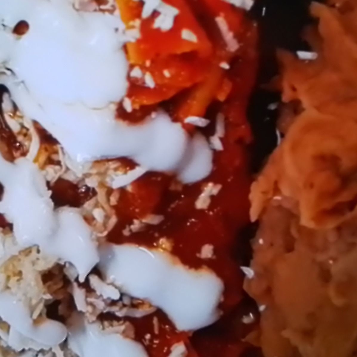 Chilaquiles Rojos con Pollo
