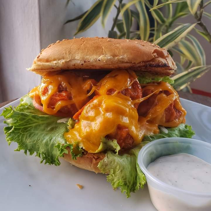 Hamburguesa de Boneless con Papas