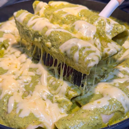 Enchiladas Verdes de Pollo