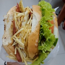 CARNE, OVO, QUEIJO, PRESUNTO, CALABRESA, SALADA E BATATA PALHA