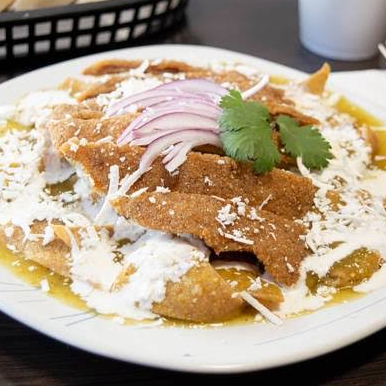 Combo de Chilaquiles Verdes Con Milanesa
