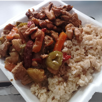 2 Guisos y Arroz y/o Pasta Plato Grande
