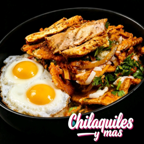 Pollo Sazonado al Chipotle + Huevo + Frijoles