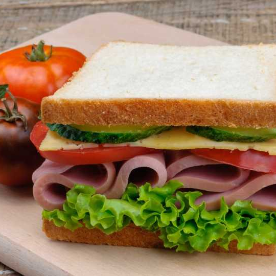 Sandwich Clasico de Jamon