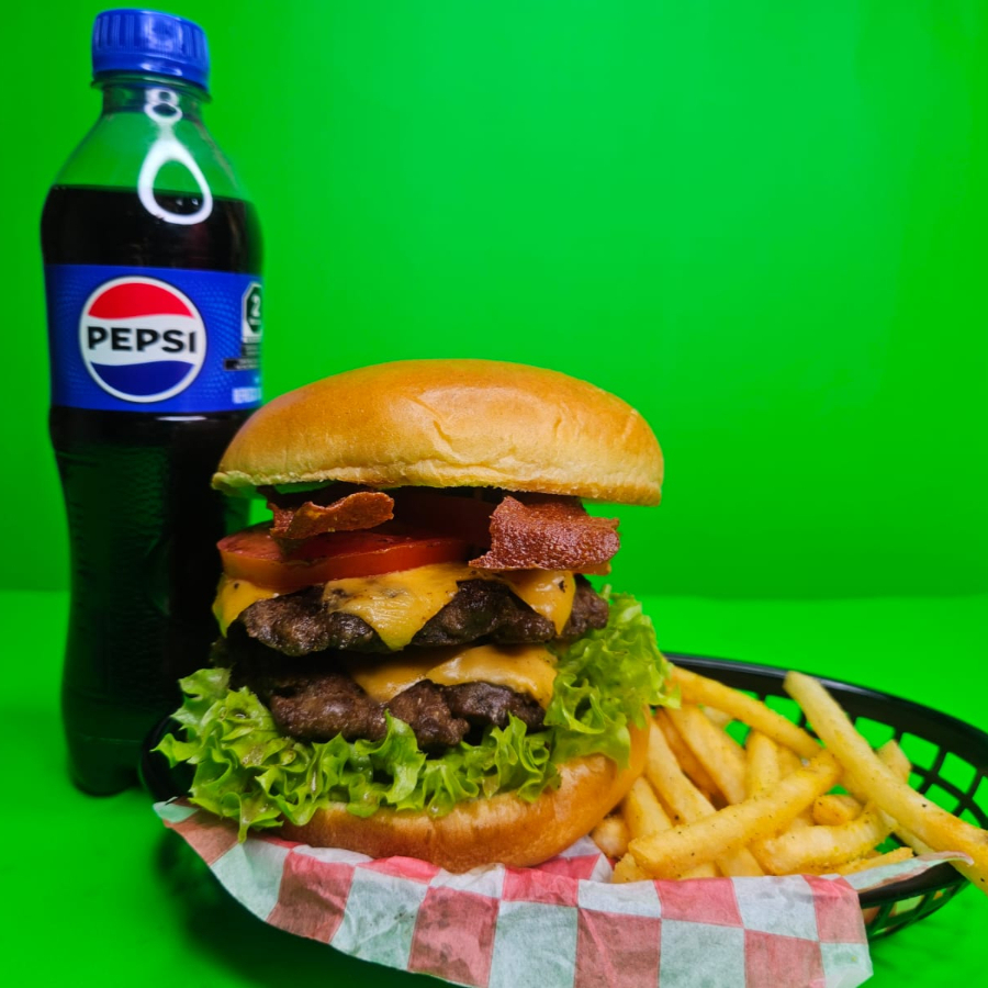 Combo Bacon incluye Papas y Refresco