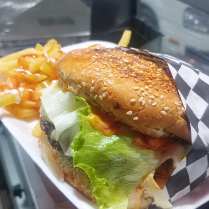 HAMBURGUESA CLÁSICA