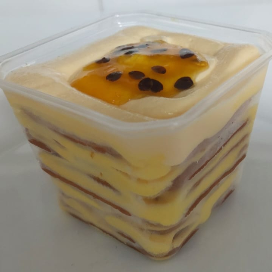 Pavê em camadas intercaladas de Biscoito e Recheio Mousse de Maracujá. ###Tags### bolo no pote bolo vulcao cenoura Ninho chocolate bombom aberto copos da felicidade morango uva coxinha de morango chocolate Ninho Oreo chocolate ao leite leite condensado coco beijinho brigadeiro gourmet tradicional moranguinho churros Nutella 2 amores meio amargo coco queimado presente na caixa promoção cupon cupom oferta desconto como taxa gratis entrega rapida Nutella brownie braunie brawni Ninho doce chocolate brigadeiro docinho donuts docino sobremesa bolo de pote copo da felicidade caseiro banoffee morango Ouro Branco galak Sonho de Valsa choquito ferreiro rocher trufa bombom uva kitkat Kit Kat Kinder bueno charge amendoim Confete Dia dos pais natal Dia das maes Dia das mães namorados promoção promocao oferta desconto barato doce sobremesa chocolate entrega rapida grátis grátis morango fresco docinho brigadeiro leite condensado coxinha e morango Pave Pavê Pave de Pote Pavê de Pote