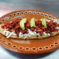 Huarache con Chorizo