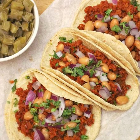 TACOS CON CHORIZO