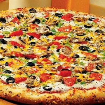 muçarela, molho, brócolis, milho, palmito, champignon, tomate, alho tostado e pimenta biquinho