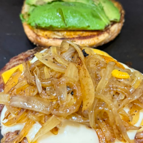 Hamburguesa con Queso y Aguacate