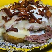 Papa Rellena de Carne Asada