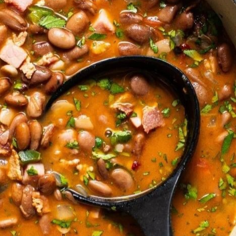 Litro de frijoles a la Charra