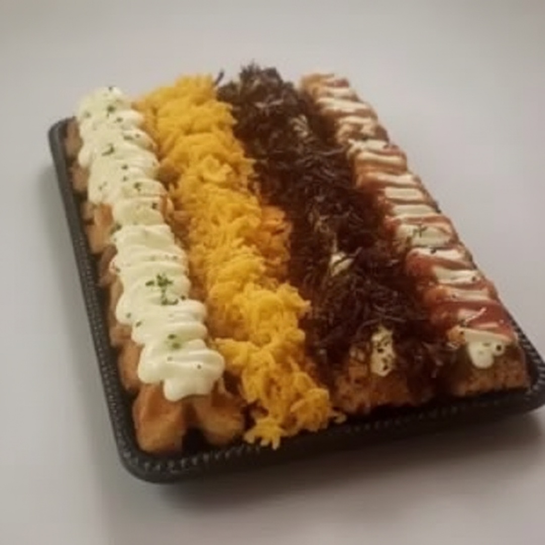 Para quem Ama Hot Rolls! Temos esse combo hot rolls, com diferentes coberturas! São elas: Hot rolls com cobertura de cream cheese Hot rolls com cobertura de couve crispy Hot rolls com cobertura de Doritos Hot rolls com cobertura de geleia de pimenta Bem Suave! Nâo Irá Se Arrepender!! Uma Delícia!!! #sushi #hotrolls #temaki #burguer #bomebarato #pokes #comidajaponesa #yakisoba #rodizioemcasa