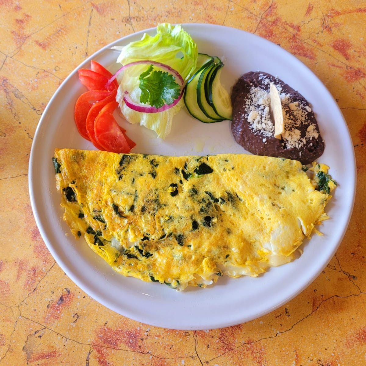 Omelette de Espinaca y Agua De Limon
