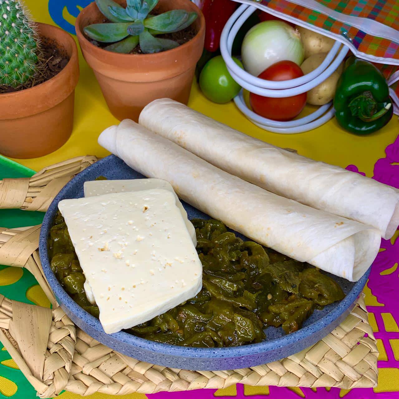 Burrito rajas con queso