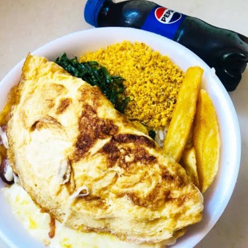 arroz, feijão, batata frita, salada, omelete de queijo refrigerante200ml