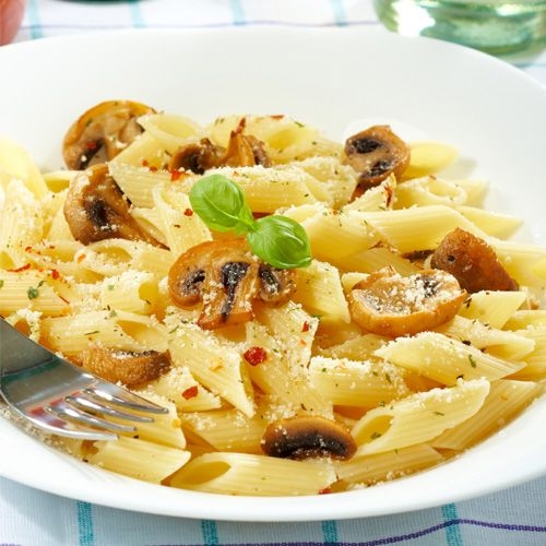 Pasta Penne Cremoso con Champiñones